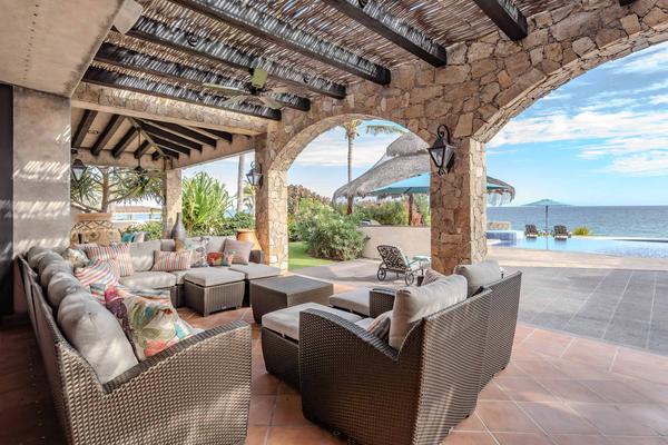 Luxury and Cozy 5BR Villa with Amazing Pool