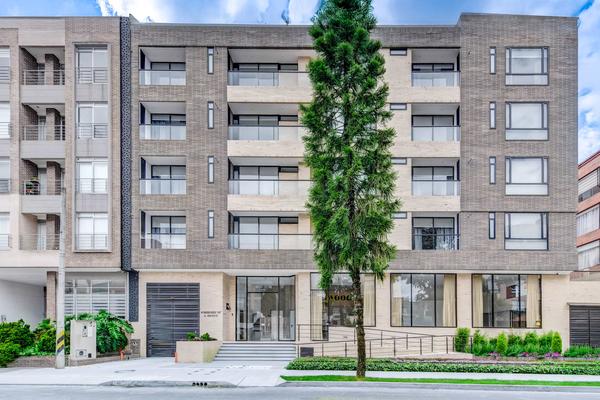 Striking 2BR w/ Balcony in Santa Barbara