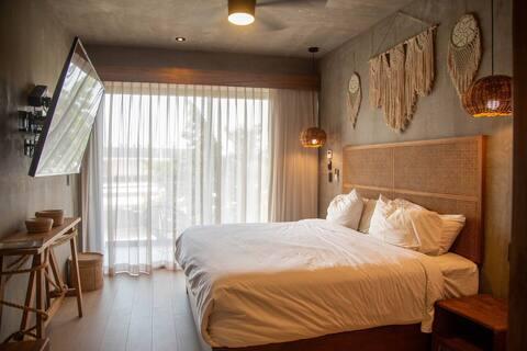 Modern Studio w/ Balcony in Trendy Tulum