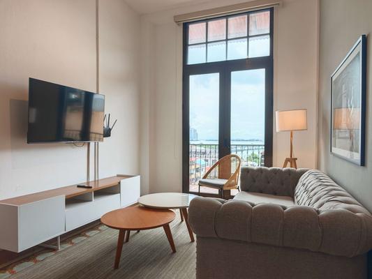 High-end 1BR with Balcony in Casco Viejo