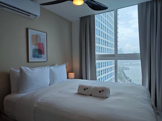 Magic 1BR w/Stunning Views on Avenida Balboa