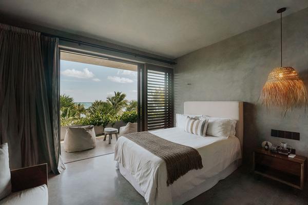 Peaceful Oceanfront Villa in Tulum