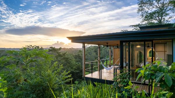 Chic 1BR Escape Breathtaking Balcony Views