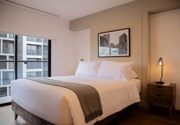 Majestic 1BR w/Balcony in Miraflores