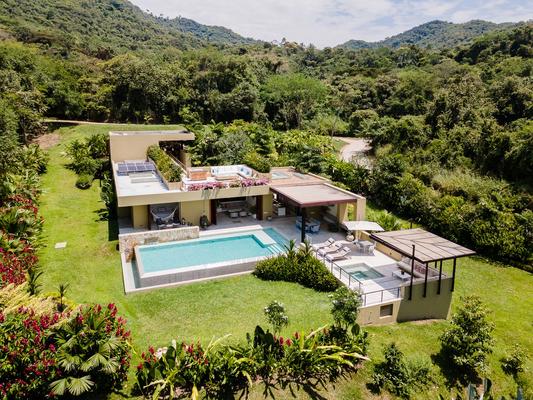 Mind-Blowing 4BR Villa w/ Pool at Mesa de Yeguas