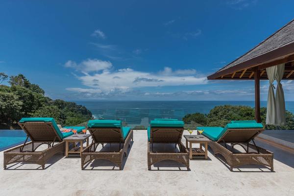 Expansive 5BR Villa w/ Ocean & Jungle Views