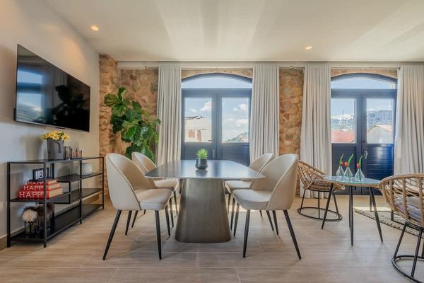 Clear 1BR w/ Terrace in Casco Viejo