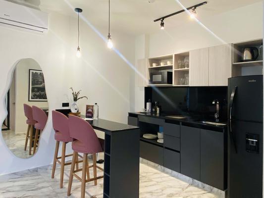 Vibrant 1BR w/ Jacuzzi near Ciudad Amurallada