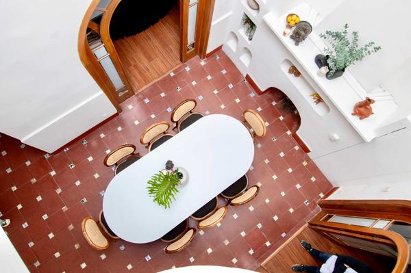 Bright 6BR House w/ Private Terrace