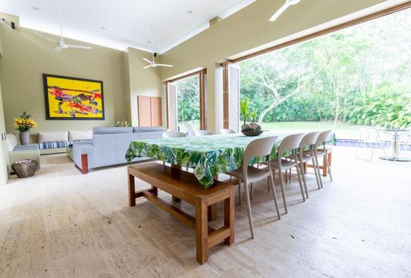 Classy 4BR Villa w/ Pool at Mesa de Yeguas