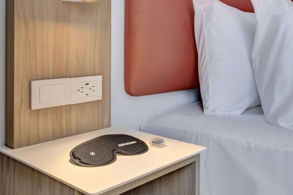 Awesome Loft w/ Balcony in Santa Barbara