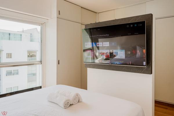 Elegant 3BR Balcony Oasis in Miraflores