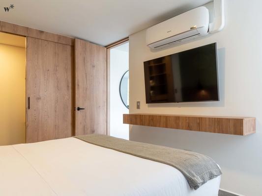 Bright 2BR Apt Laureles with AC