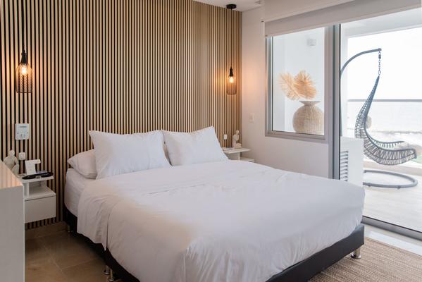 Lovely Loft with Beachfront Balcony in Crespo