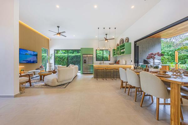 Stylish 3BR Villa w/ Stunning Terrace Views