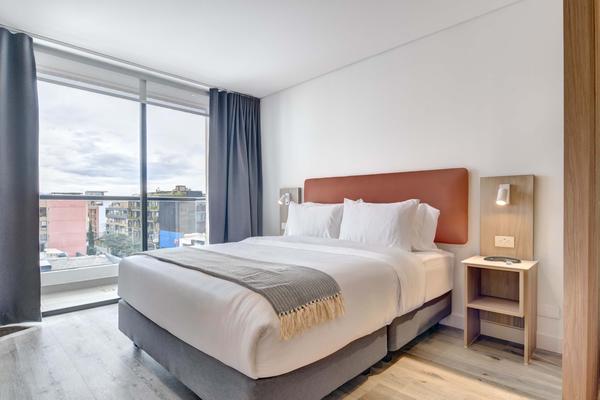 Awesome Loft w/ Balcony in Santa Barbara