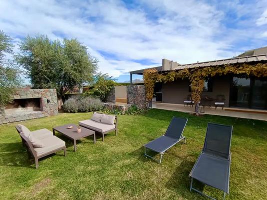 Cozy 2BR Home Surrounded by Vineyards w/ BBQ