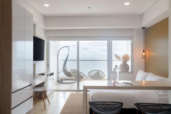 Spectacular Loft w/ Balcony in Crespo