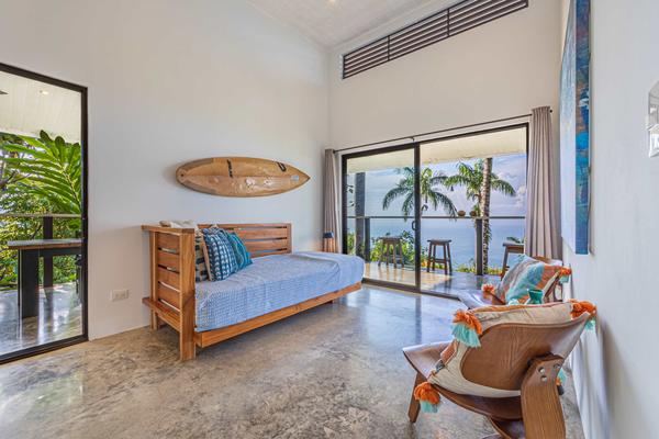 Chic 2BR Villa in Jungle Retreat Near Uvita & Dominical