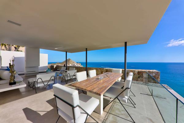 Remarkable 4BR Villa w/ Oceans Views & Pool