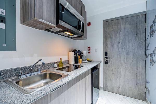 Dreamy Loft w/ Stunning Cinta Costera Views