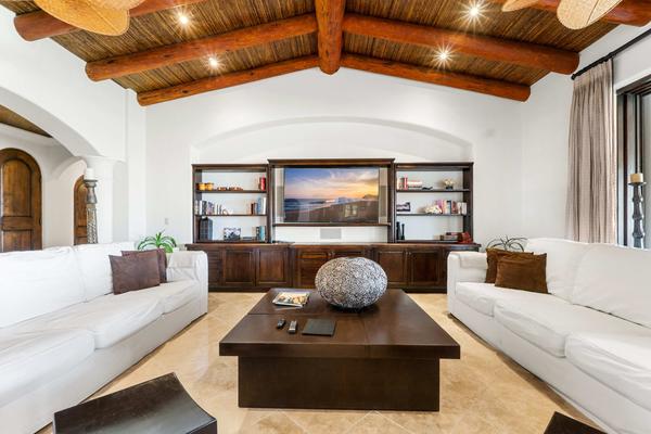 Serene 6BR Villa w/ Fantastic Terrace & Pool