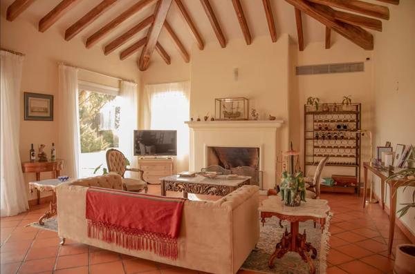 Charming 4BR House w/ Pool & Andes Views