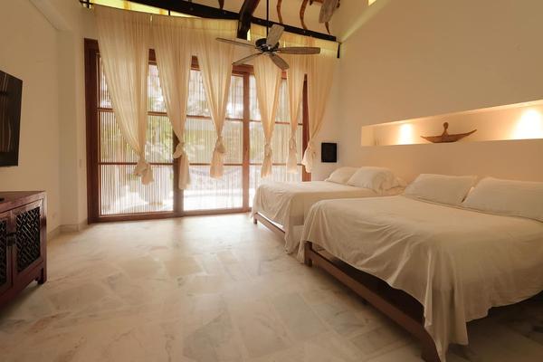 Glowing 7BR Villa with Pool at Mesa de Yeguas