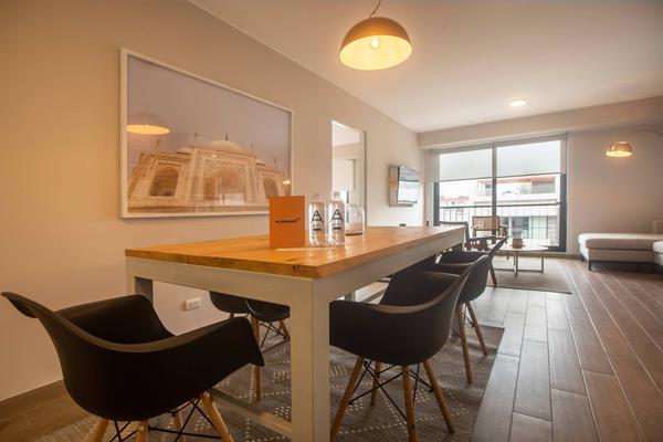 High Ceiling and Classy 2BR in Miraflores