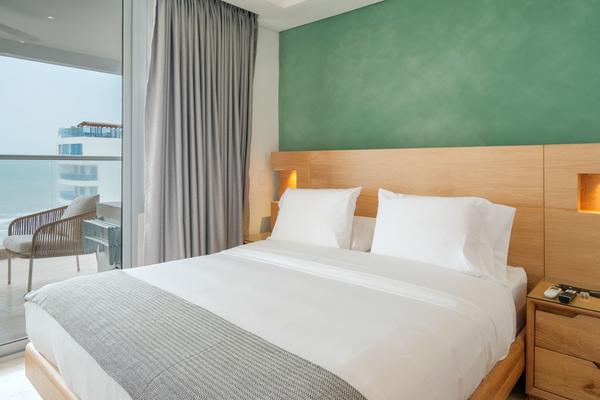 Remarkable 1BR w/ Ocean View in Crespo