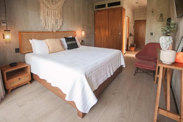 Cozy & Delightful Studio with Balcony