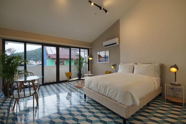 Exceptional Loft Stay in Santa Ana