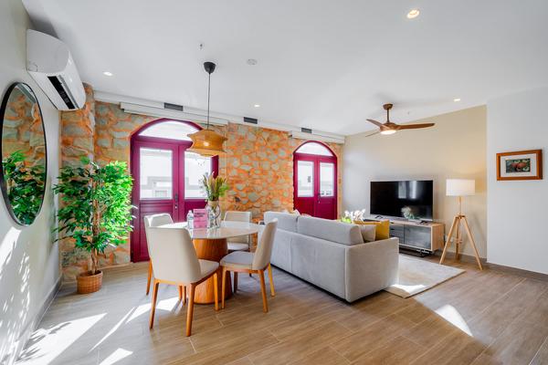 Efficient 2BR w/ Balcony in Casco Viejo