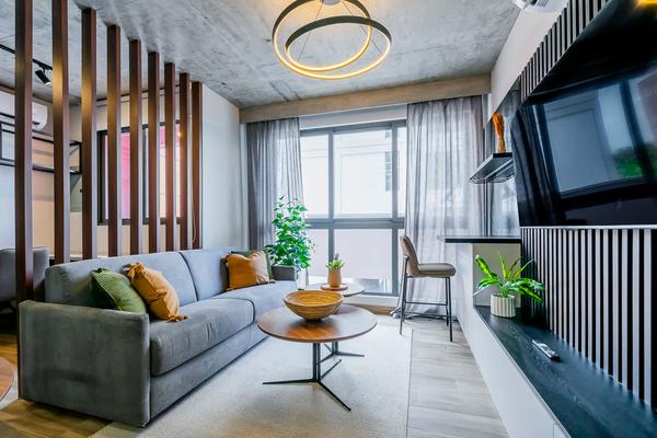 Eternal 1BR w/ Great Deco in Centriqo