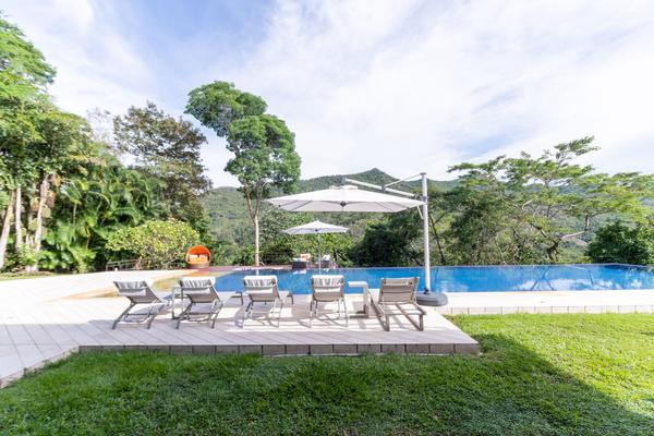 Glowing 4BR Villa w/ Pool at Mesa de Yeguas