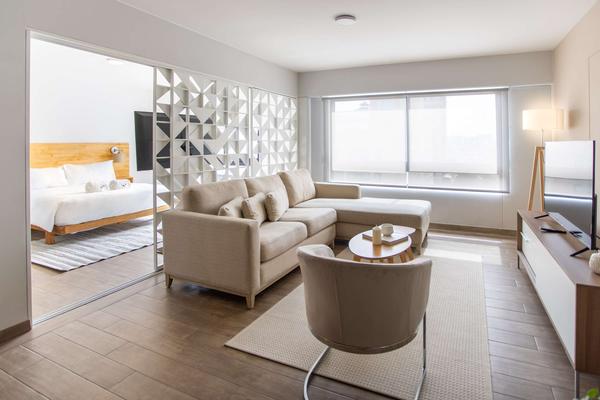 Spacious and Classy 2BR in Miraflores