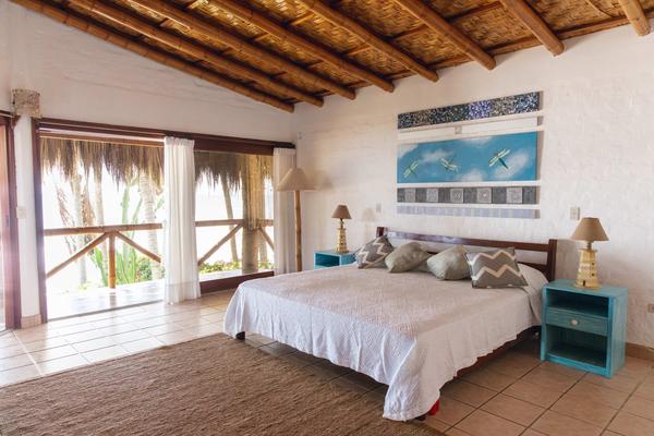 Stylish 5BR House in Mancora