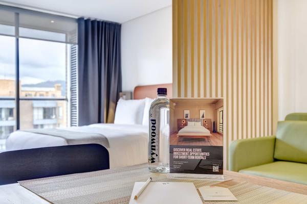 Dazzling Loft w/ Balcony in Santa Bárbara