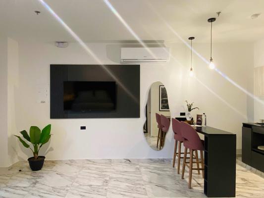 Vibrant 1BR w/ Jacuzzi near Ciudad Amurallada