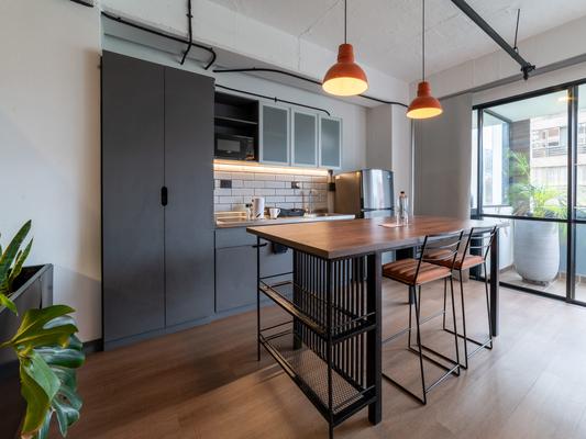 Enchanting  Loft w/ Splendid Balcony in Vibrant Laureles