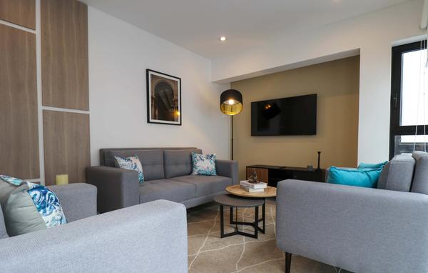 Grandiose Duplex w/ Modern Deco in Miraflores