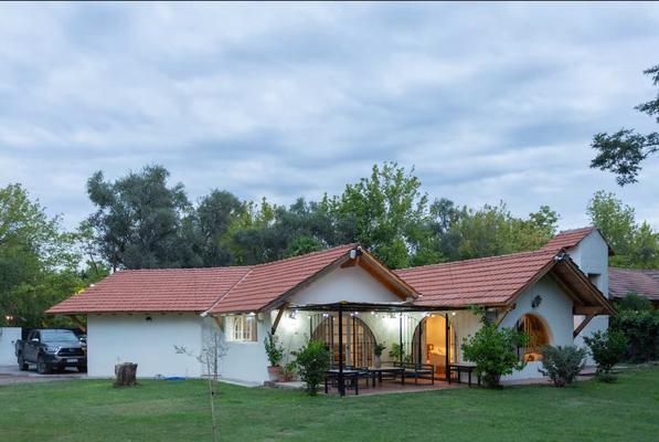 Dreamy 4BR w/ Pool near Plaza Principal