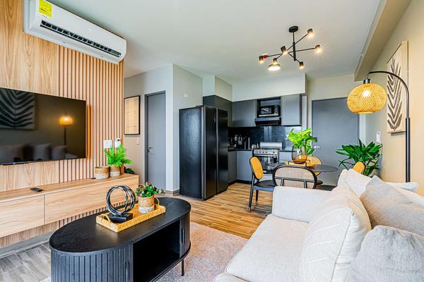 Regal 1BR w/ Great Deco in Centriqo