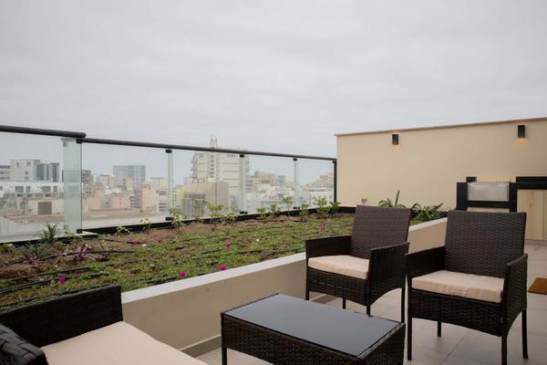 Modern 3BR w/ Balcony Near Kennedy Park