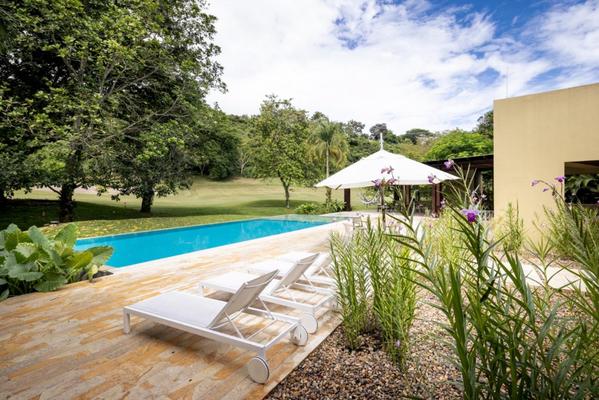 Luxury 5BR w/ Private Pool in Anapoima