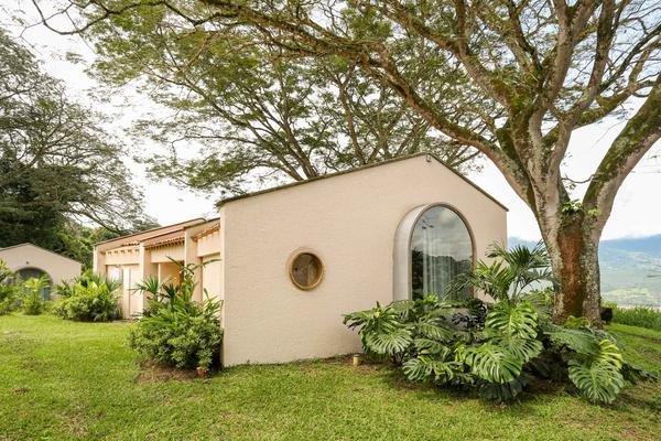 Elegant 2BR Villa w/ Pool & Mountain Views