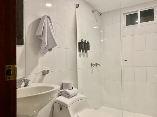 Modern 2BR Apartment w/ AC in Bocagrande