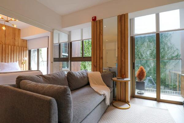 W* | Loft with Balcony in Luxury Building Barranco