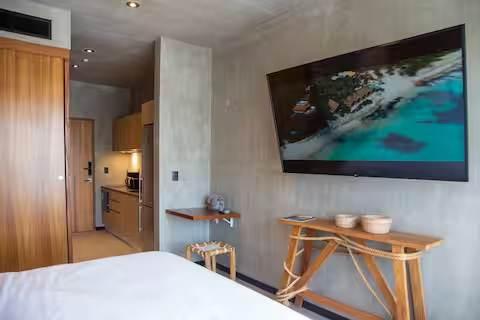 Modern Studio w/ Balcony in Trendy Tulum