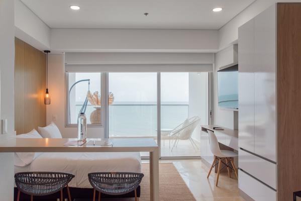 Lovely Loft with Beachfront Balcony in Crespo